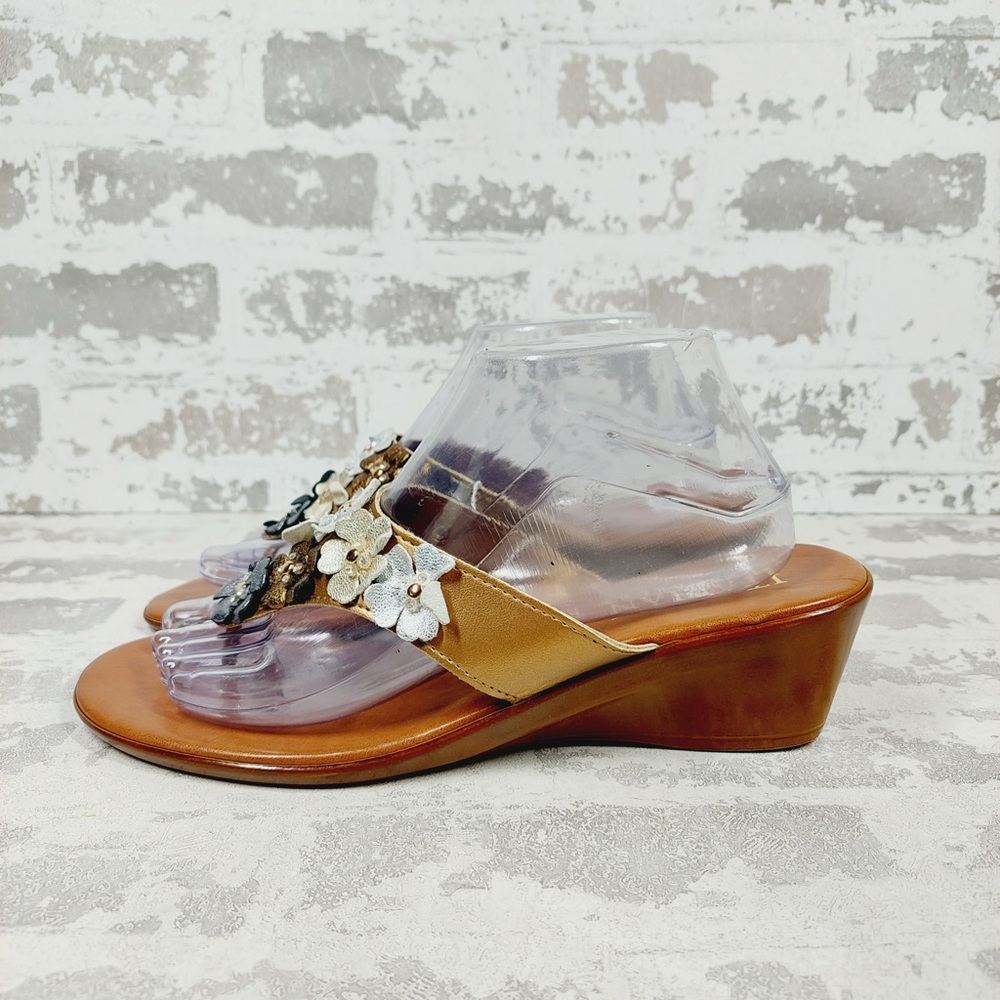 NEW Italian Shoemakers Emina Gold Floral Metallic Strap Wedge Thong Sandals F251